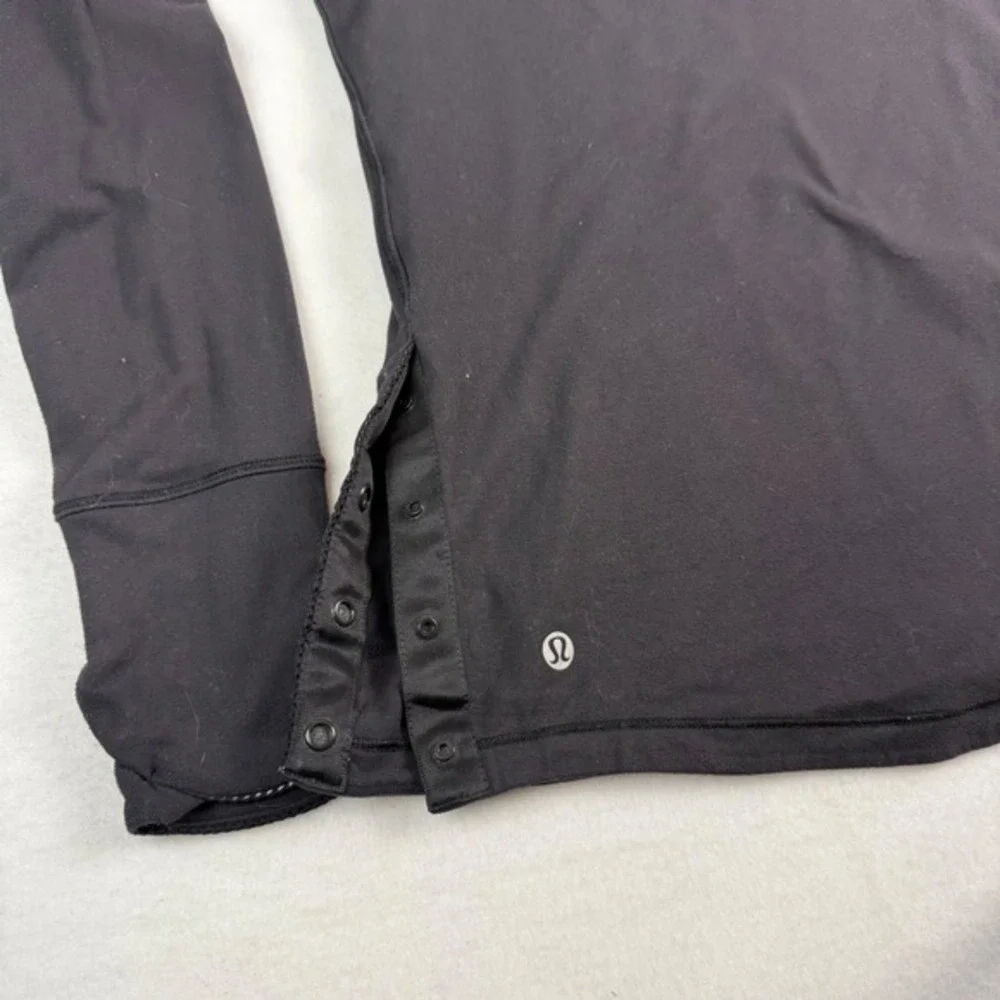 Lululemon Athletica Black Turtleneck Long Sleeve Top‎ Snap Side Slits Size 6